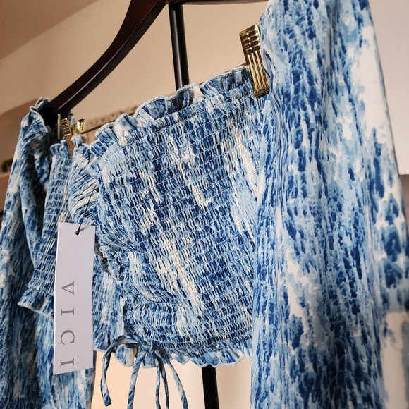 Blue Off-Shoulder Women's Top - Picture 2 of 3